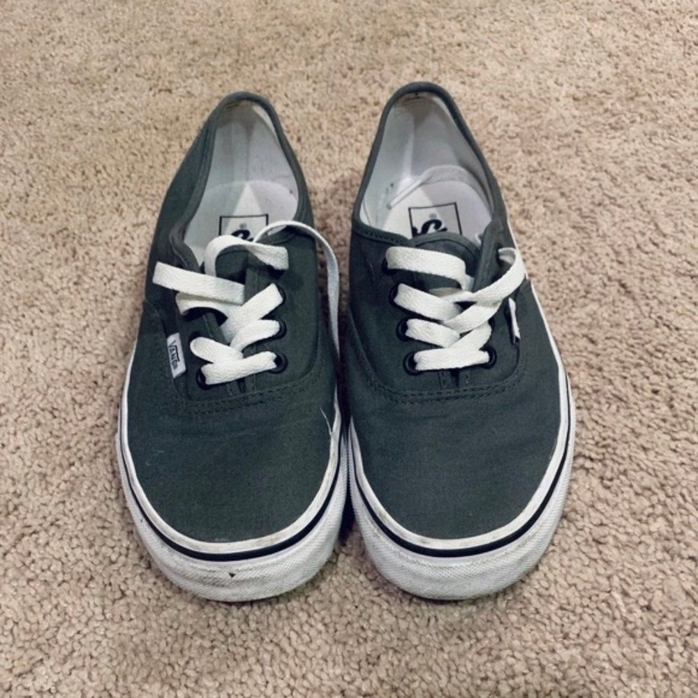 Vans Classic Sneakers, size 7 in Gray/ Pewter